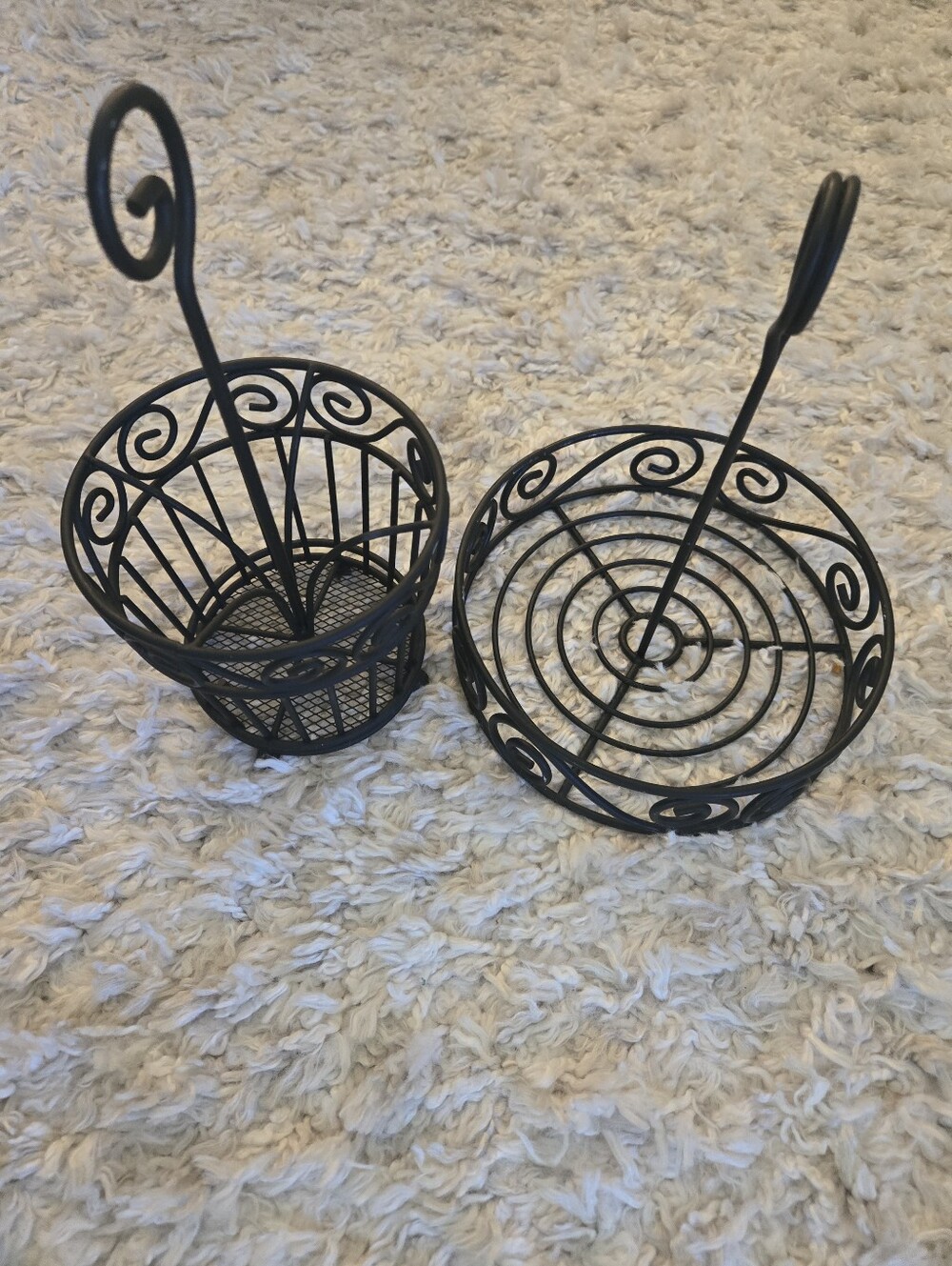 Black Decorative Scroll Wrougt Iron Picnic/camping Utensil And Condiment Set